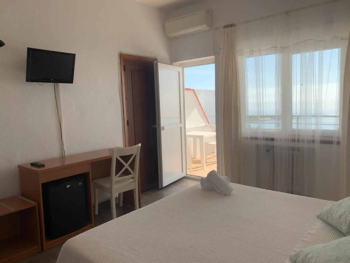 Hotel Patricia Torreguadiaro Bagian luar foto