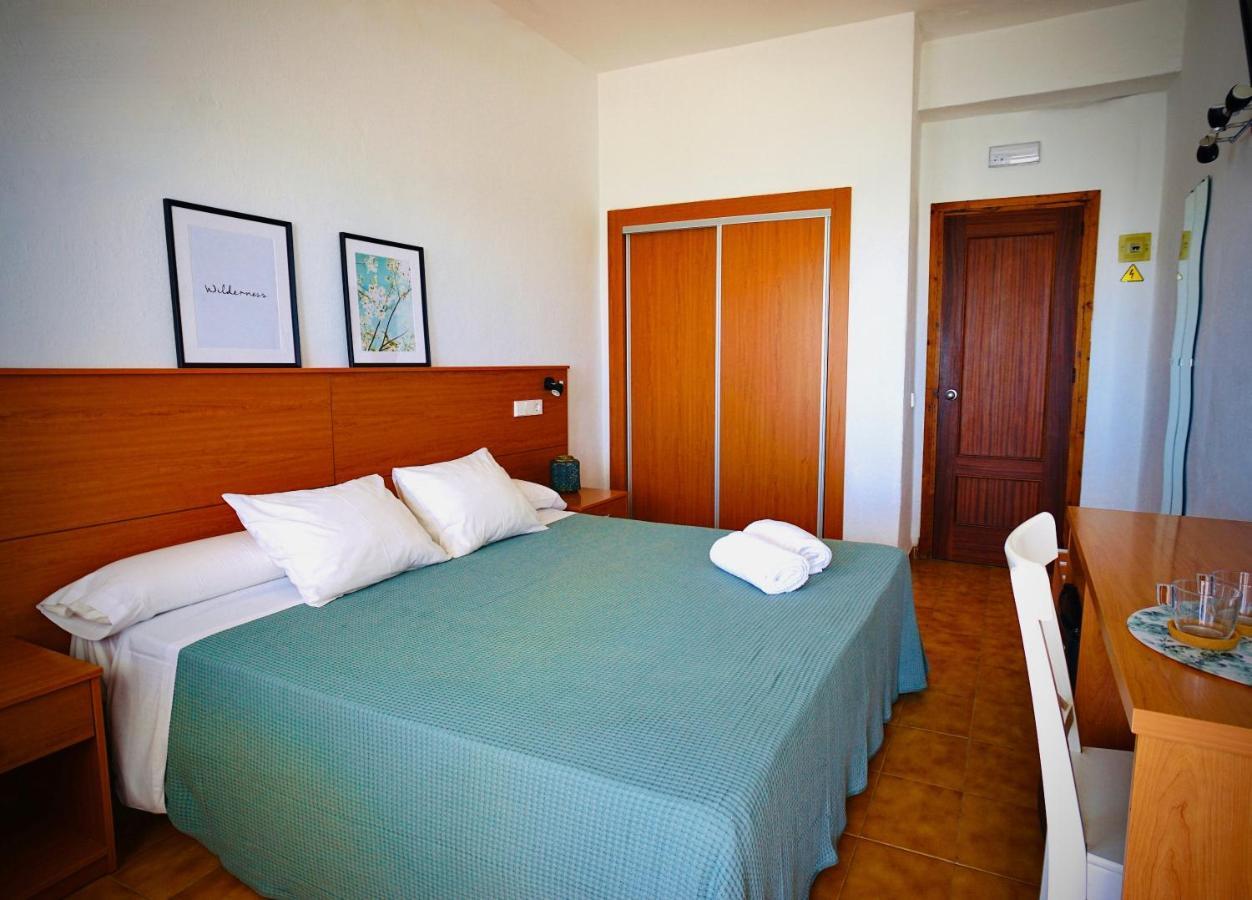 Hotel Patricia Torreguadiaro Bagian luar foto