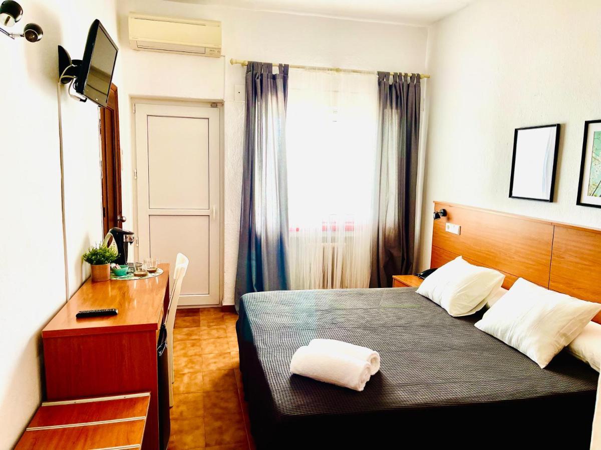 Hotel Patricia Torreguadiaro Bagian luar foto